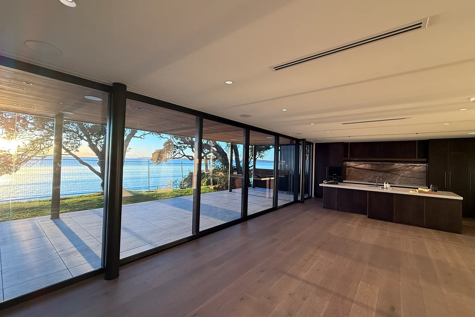 Marellen Beachfront House-4